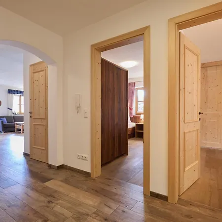 Burgberg Apartment *